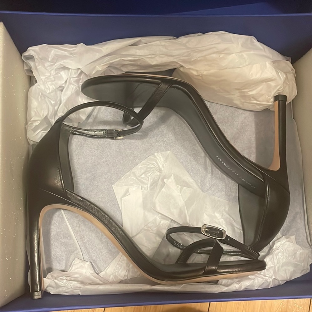 Stuart Weitzman Nudistsong black 5.5